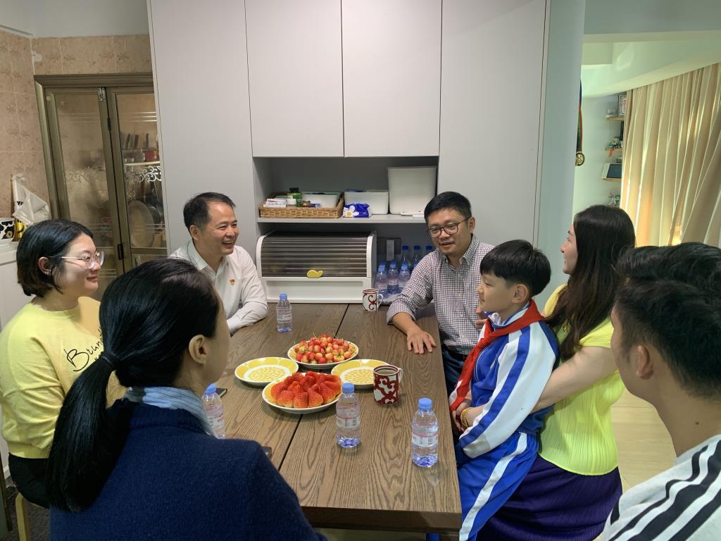 深圳市南湖小学开展党员教师家访活动