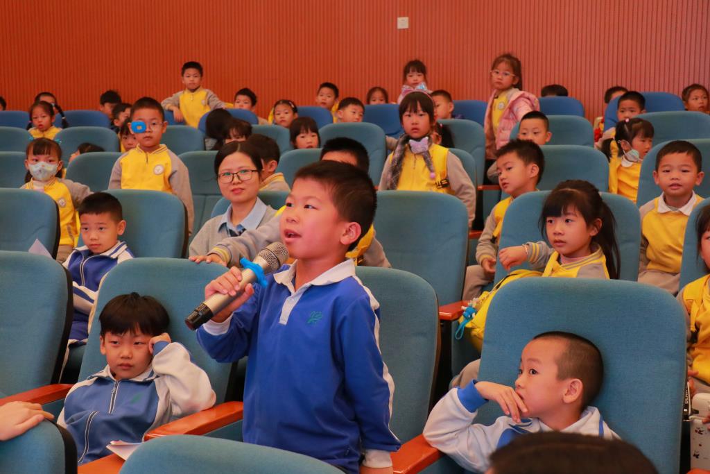 采访小学生