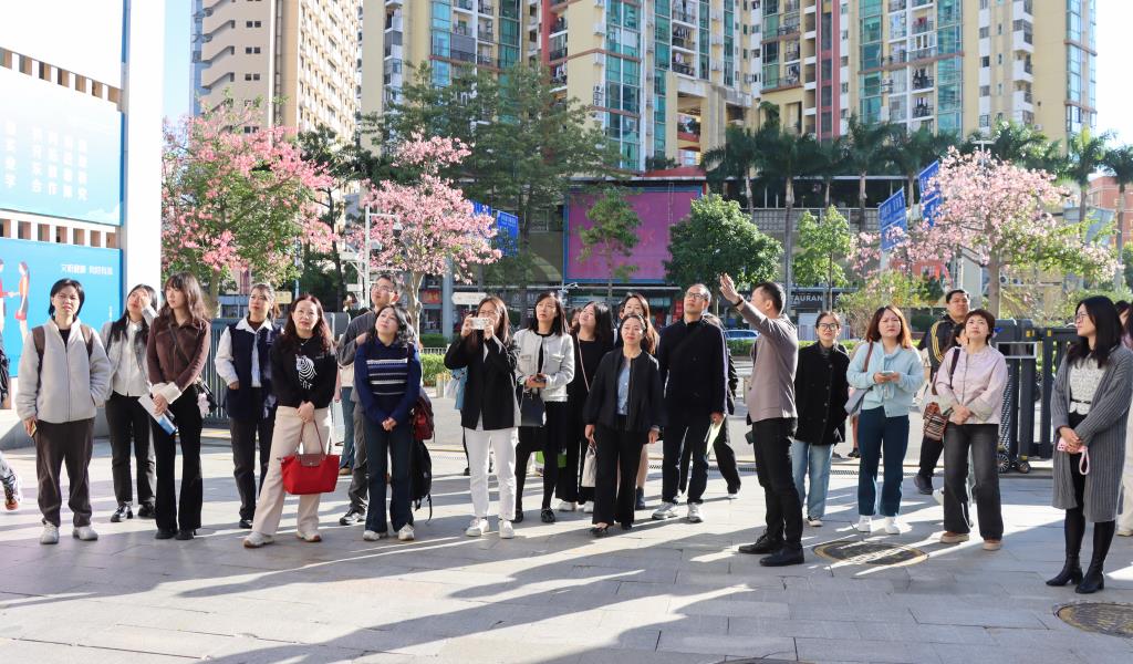 翠园文锦中学迎接四川省成都市金牛区教科研骨干教师团队开展考察
