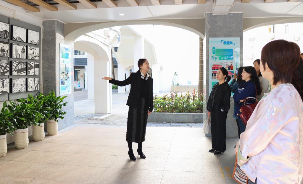 翠园文锦中学迎接四川省成都市金牛区教科研骨干教师团队开展考察