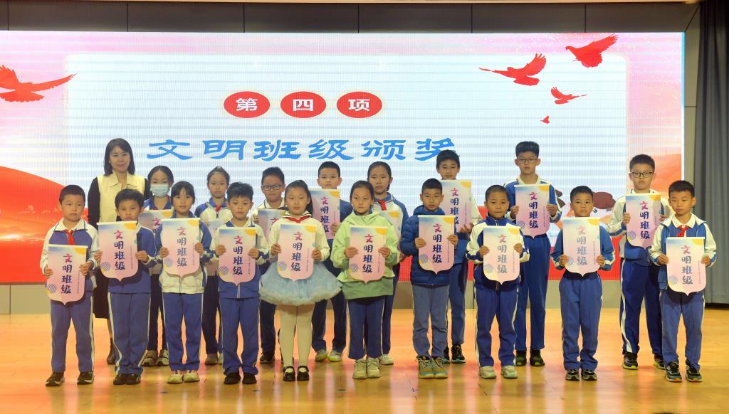 深圳市翠北实验小学升旗仪式