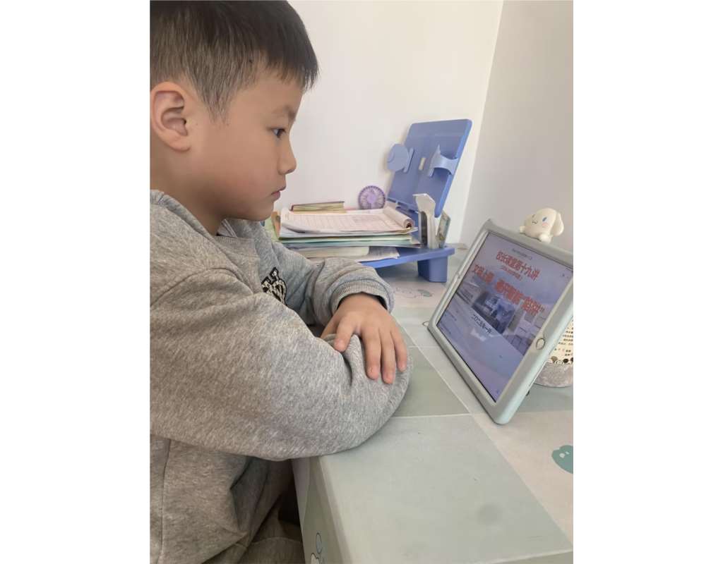 文明上网，避开智能“陷阱” ——南湖小学开展校长课堂第十九讲