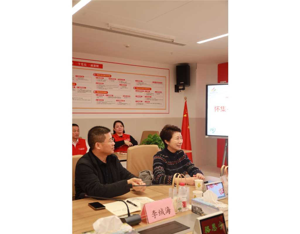 怀集县教师团队到桂园中学进行家庭教育交流活动