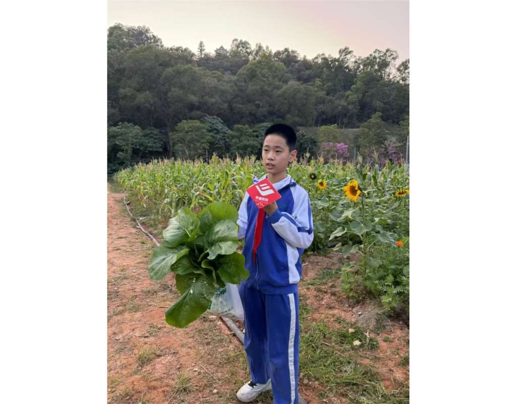 五（6）班武关中同学接受采访