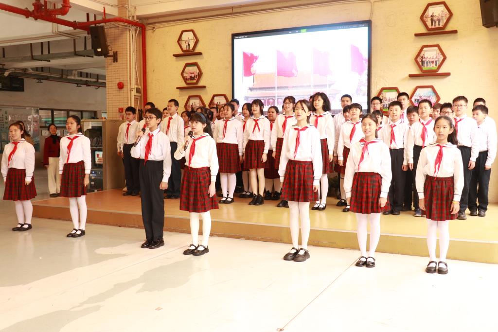 学生国旗下展演