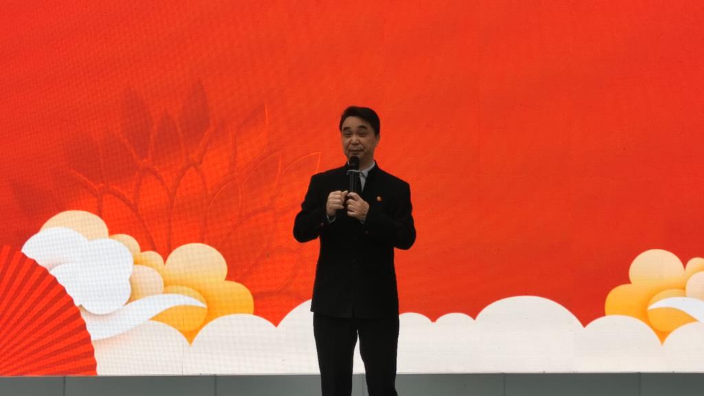 孔文东书记