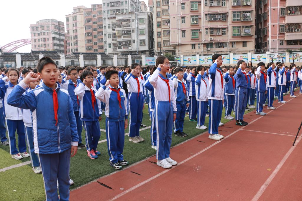 深圳市笋岗小学开展“做自己的英雄”主题思政课
