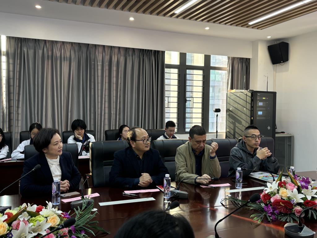 布心中学举行学生会主席团竞选活动