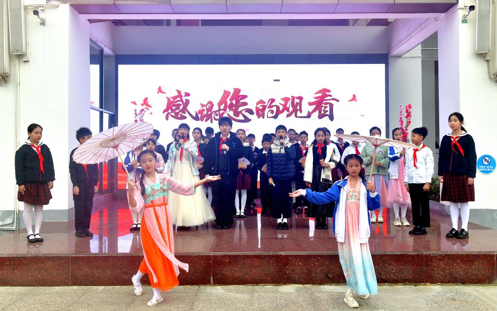 深圳市翠北实验小学第三周升旗仪式