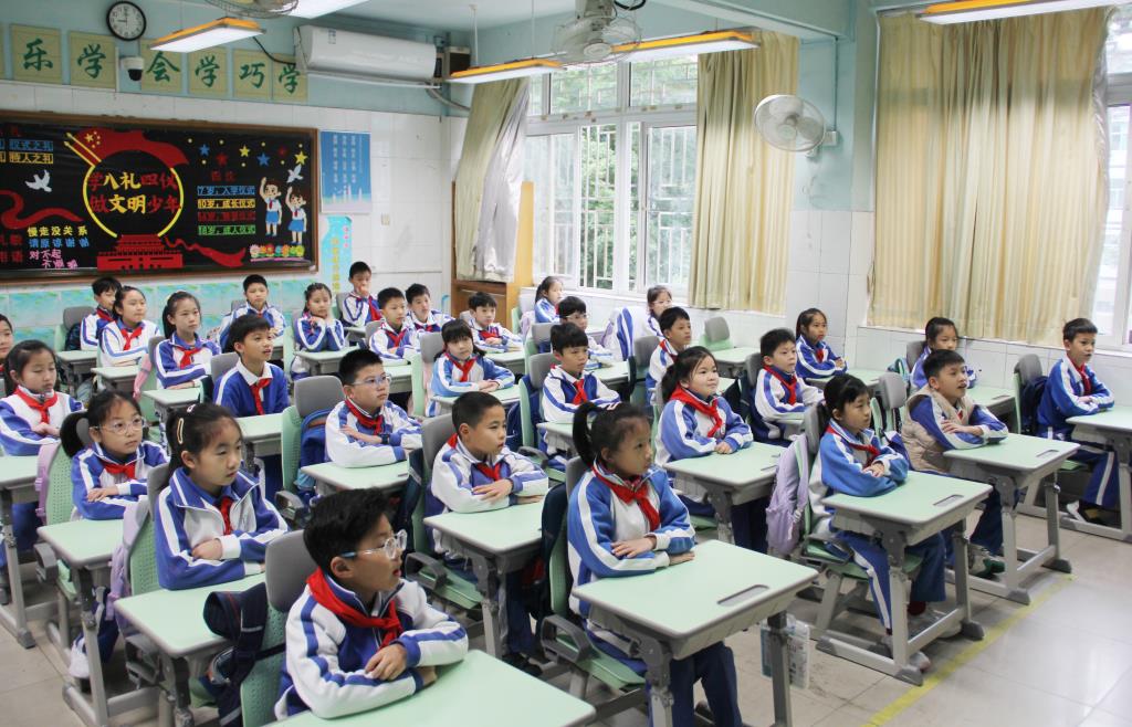 守护心灵花园，点亮成长之光 ——南湖小学开展校长课堂第二讲