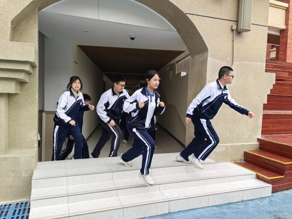 地震减灾疏散演练