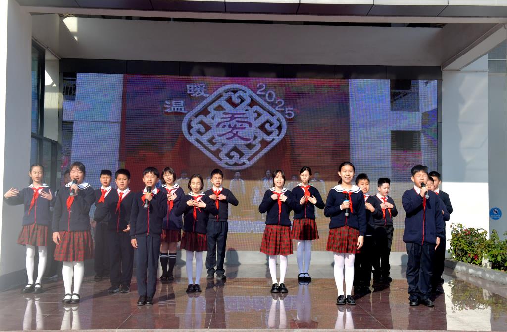 深圳市翠北实验小学第五周升旗仪式照片