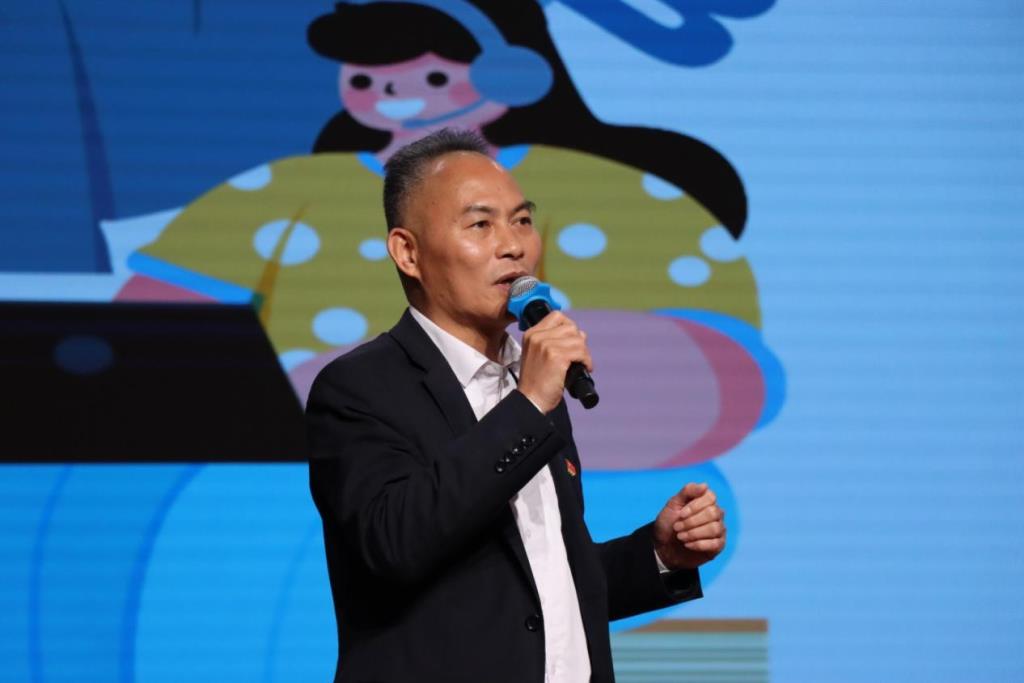 红桂中学举办人工智能大模型应用专题讲座