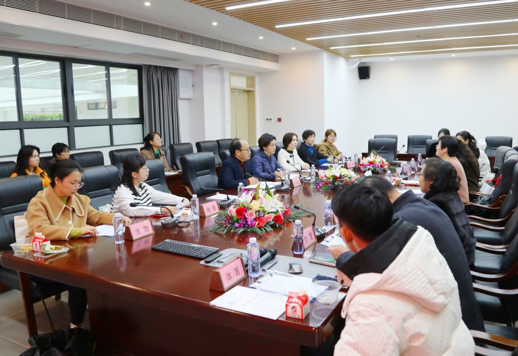 罗湖区教科院到布心中学开展2025年新教师过关考核视导活动