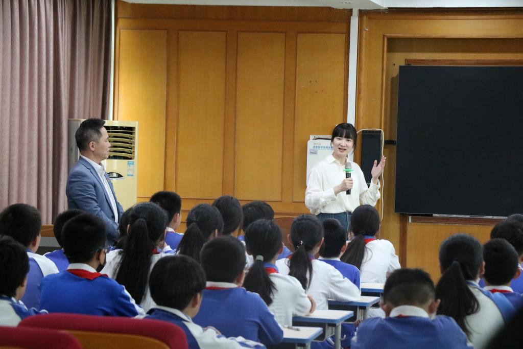 深圳市洪湖小学这场思政金课形式新后劲足