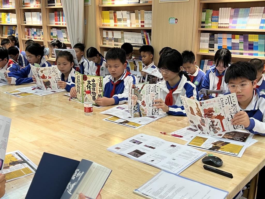 阅读课铺垫：感受非遗与科技的魅力