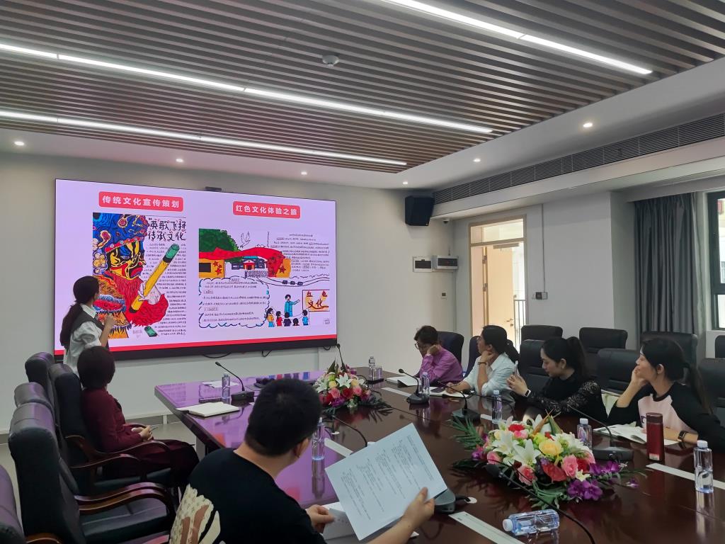 布心中学组织召开“AI赋能教育教学应用场景交流分享会”
