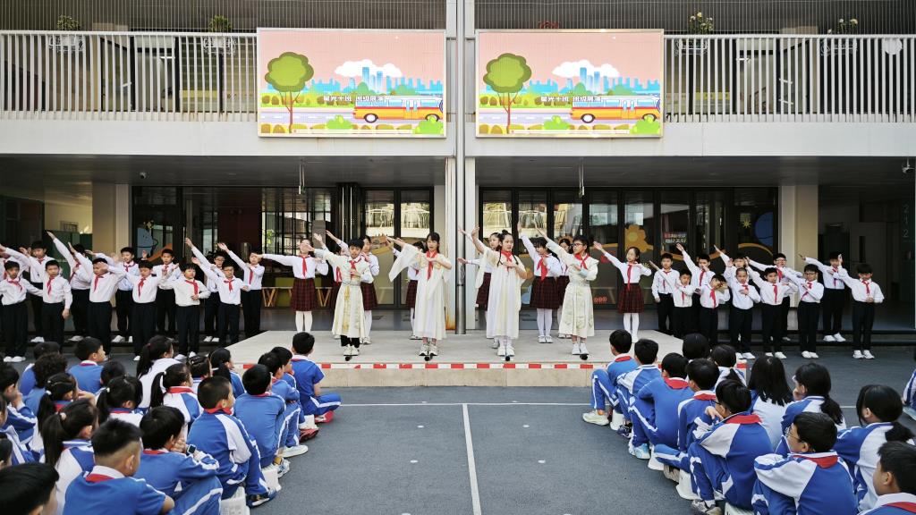 深圳市翠北实验小学第七周升旗仪式
