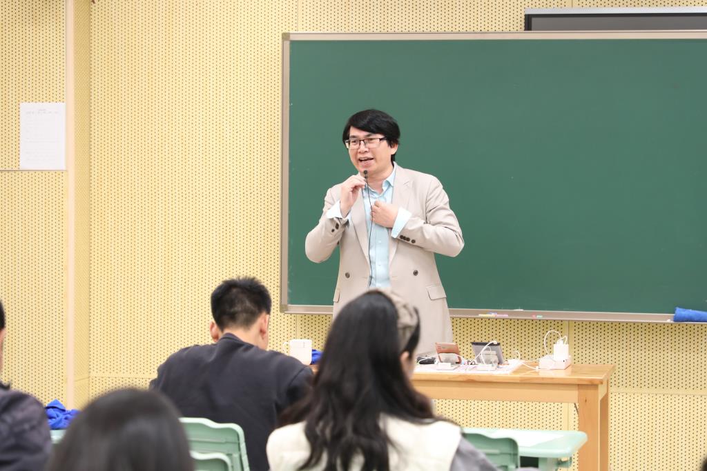 深圳市红桂小学举办青年沙龙教师书法素养培训活动