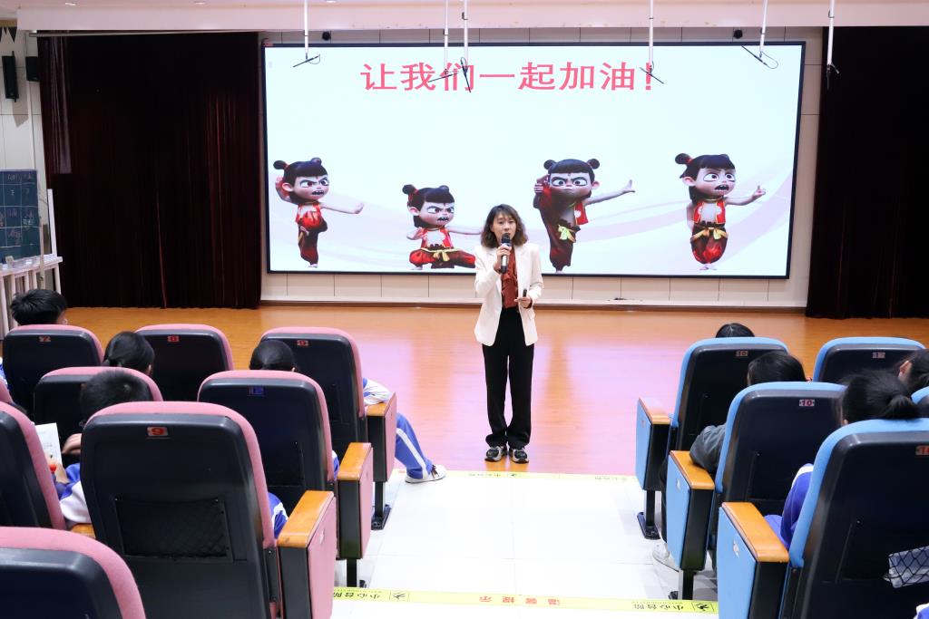 深圳市莲南教育集团安芳小学开展校长思政课