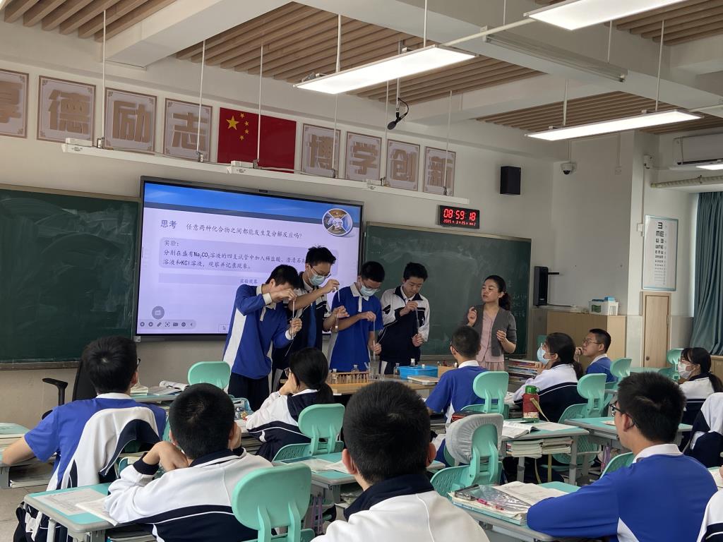 桂园中学迎来罗湖区2025年新教师过关考核暨初三“考教衔接