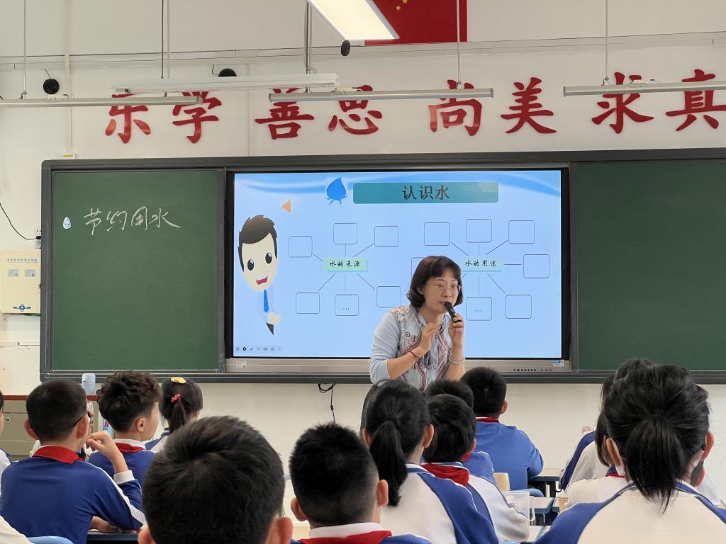 罗湖区新教师“十项基本功”达标过关行动走进洪湖小学