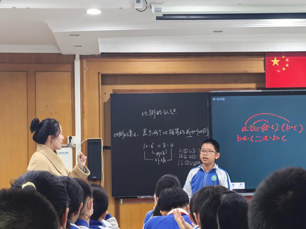 洪湖小学“审辨式学习”新质课堂：学习共同体研讨活动纪实
