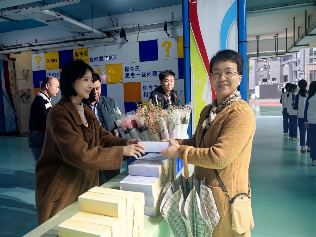 红岭小学·热心课程｜传承雷锋精神，践行青春使命