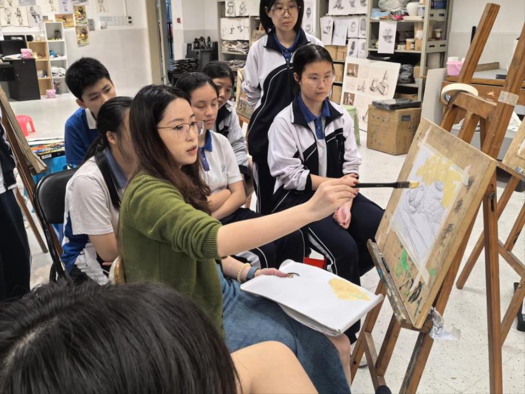 深圳北理莫斯科大学附属美术中学与附属布心中学携手美术贯通教学