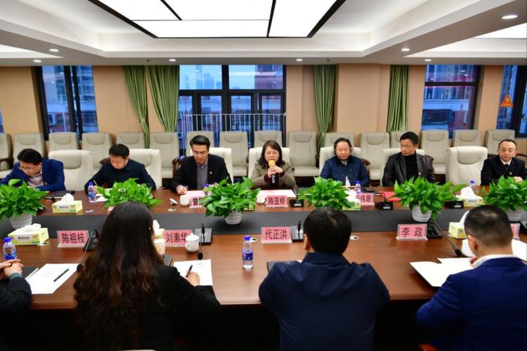 曾挺宇名书记工作室授牌暨首次研讨会议在松泉实验学校成功举行