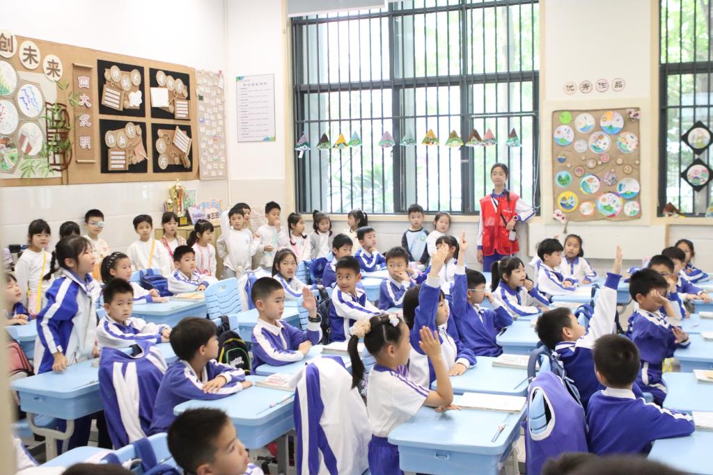 开启萌娃小学憧憬之旅，筑牢幼小衔接桥梁