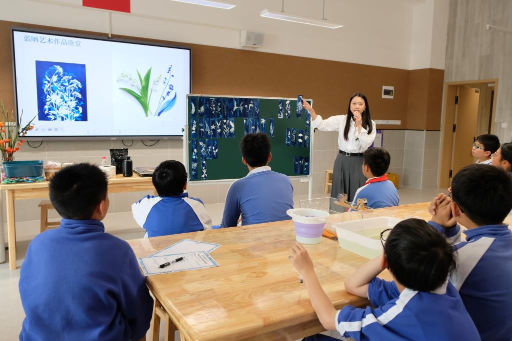 “每周半天计划”蓝晒书签实践课堂