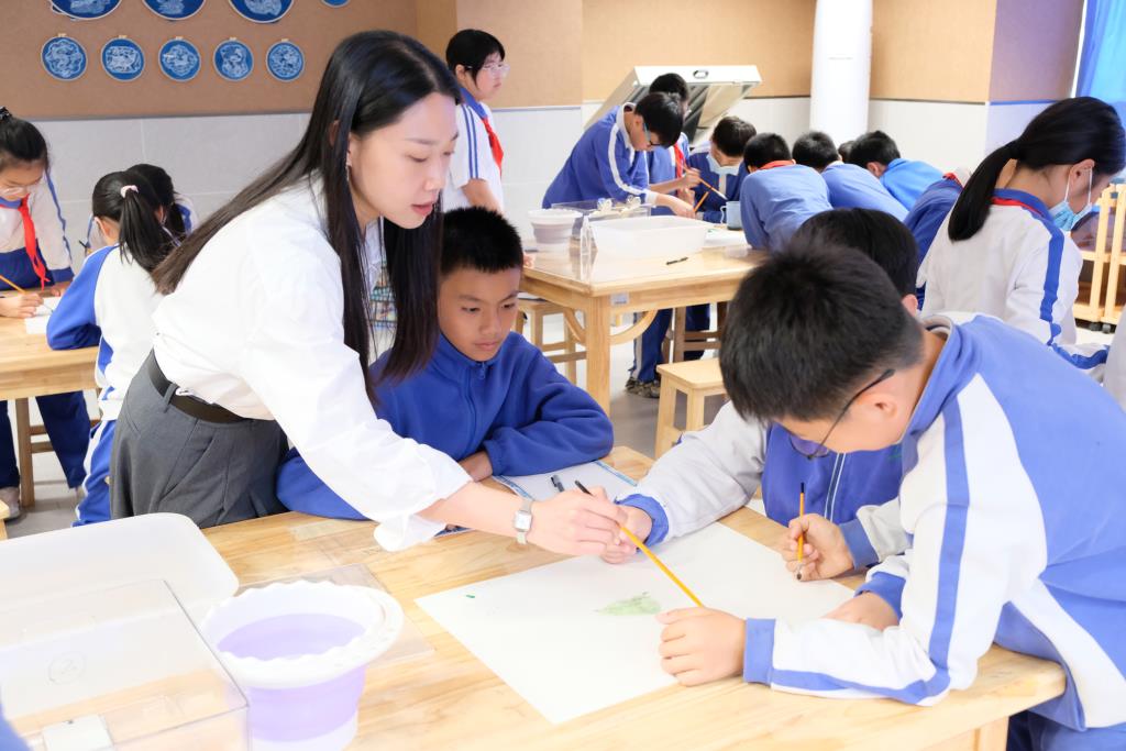 “每周半天计划”蓝晒书签实践课堂