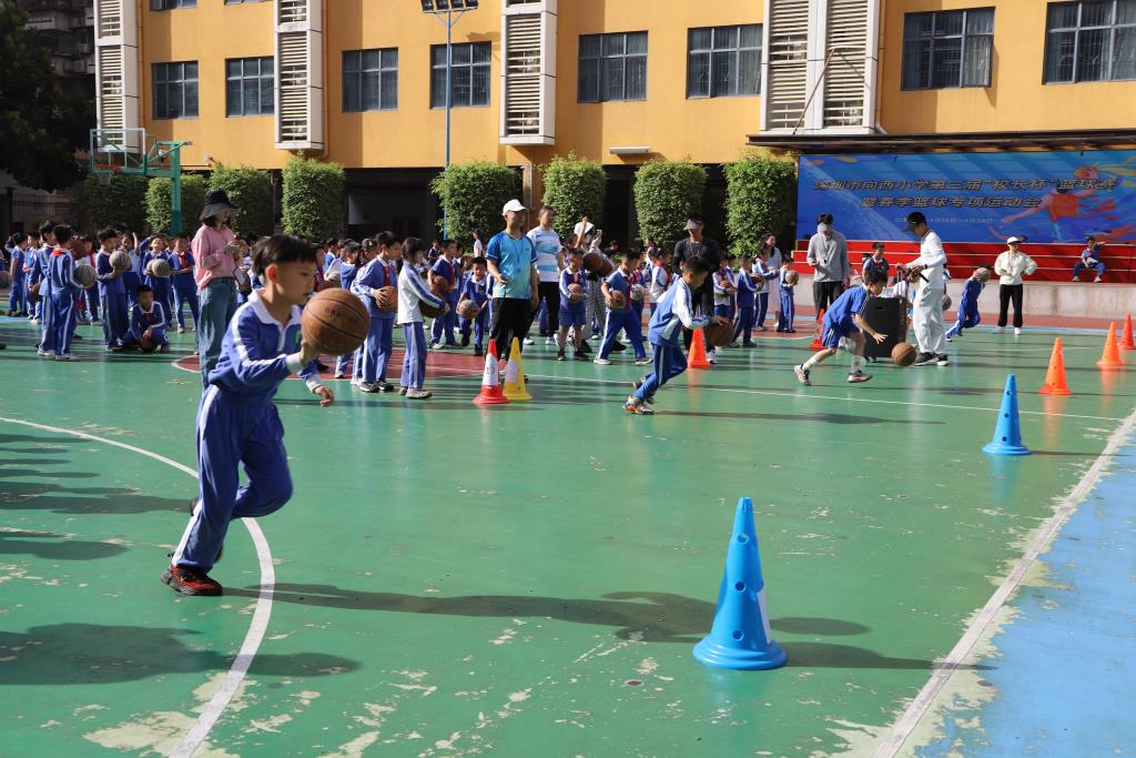 青春热血，点燃校园 ——深圳市向西小学“校长杯”篮球赛火热开