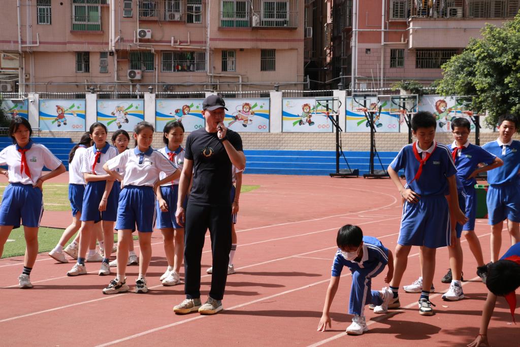 深圳市笋岗小学迎接“双减+”专项督导工作