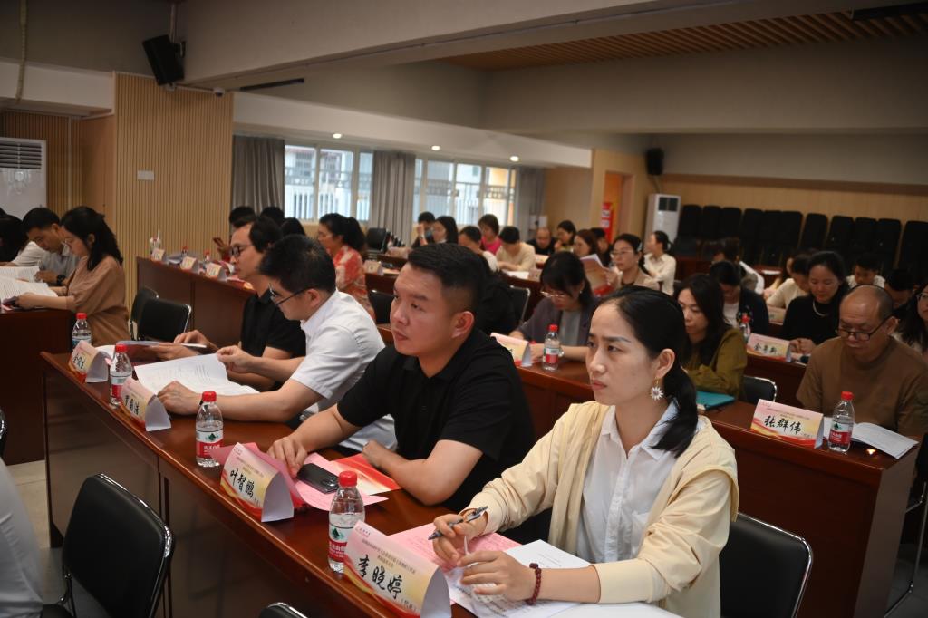 深圳市桂园中学召开工会委员会第十次教职工代表大会