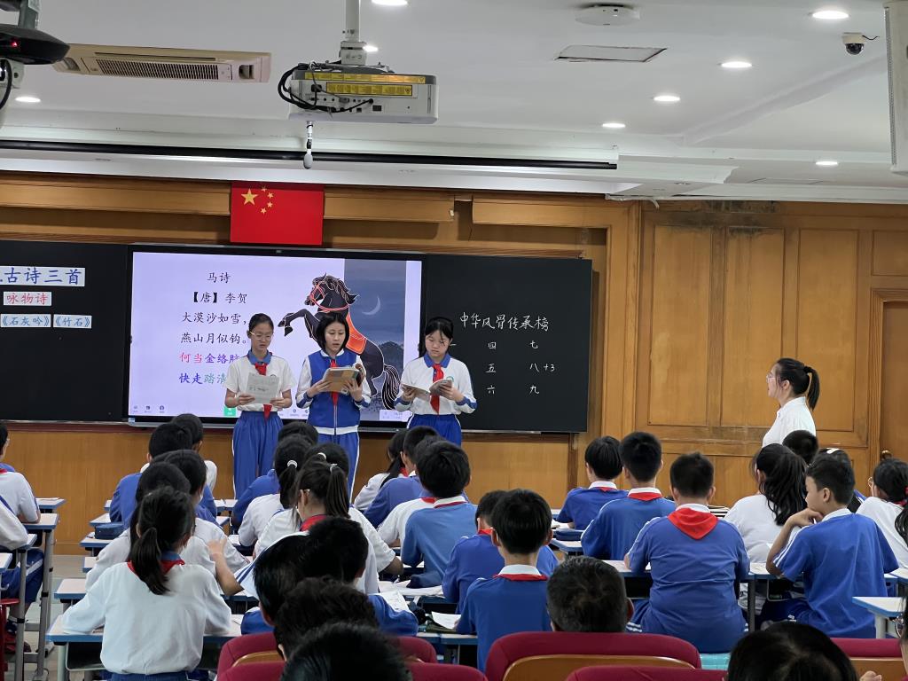 深圳市洪湖小学与铜川七一路小学课改姊妹校研讨活动