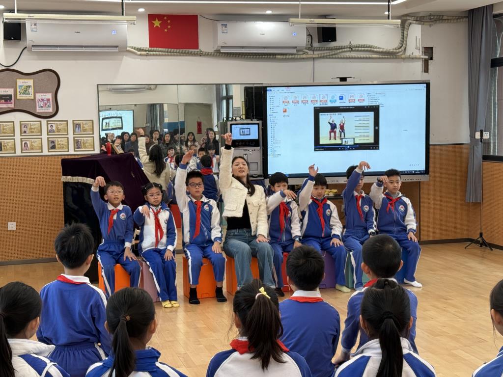 叶梅名师工作室在水库小学开展音乐教学课例研讨活动