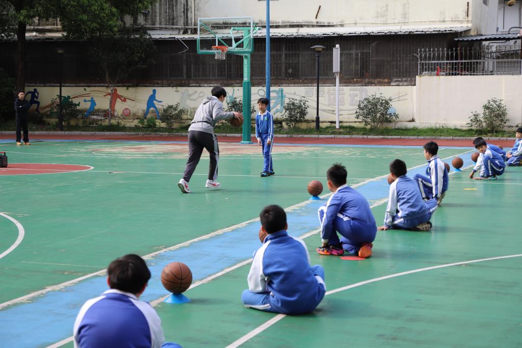 深圳市向西小学圆满完成罗湖区2025年新教师教学能力达标考核