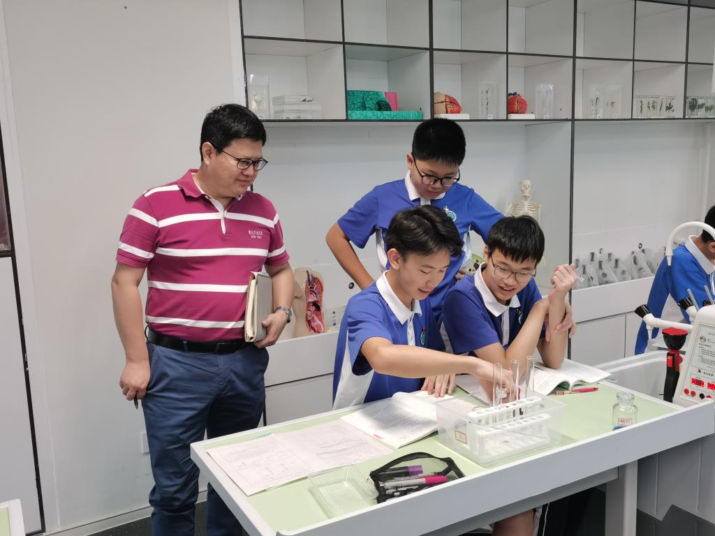 罗湖未来学校初中部迎来2024年新教师过关考核暨初三“考教衔