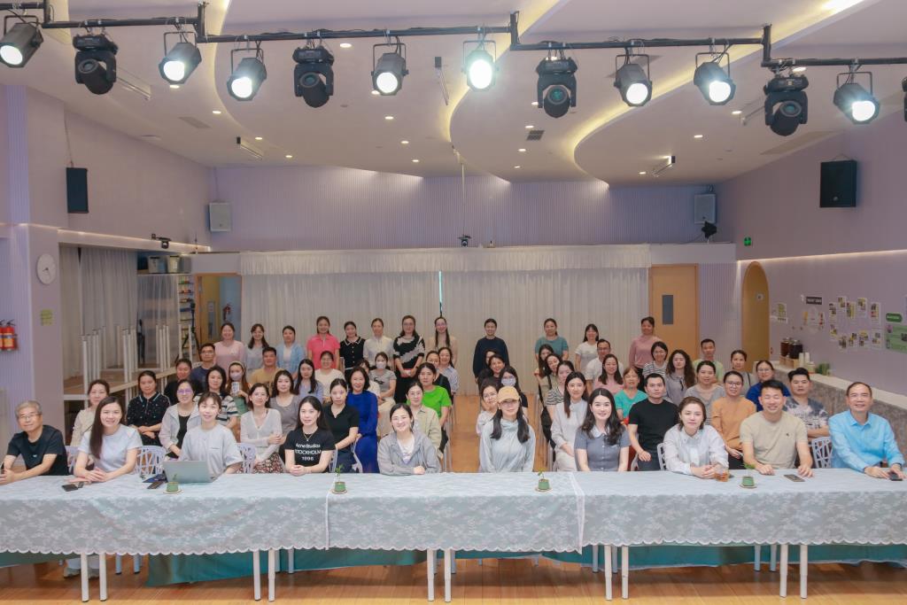 老师家长合影