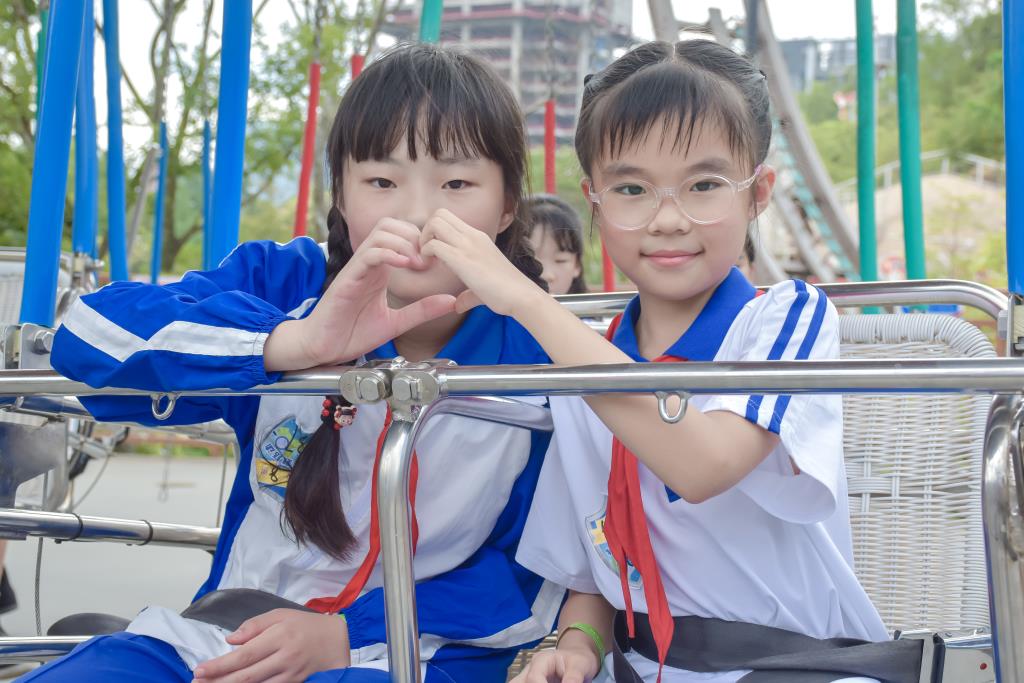 红岭小学·开心课程｜科技点亮梦想，“魔法”照亮未来