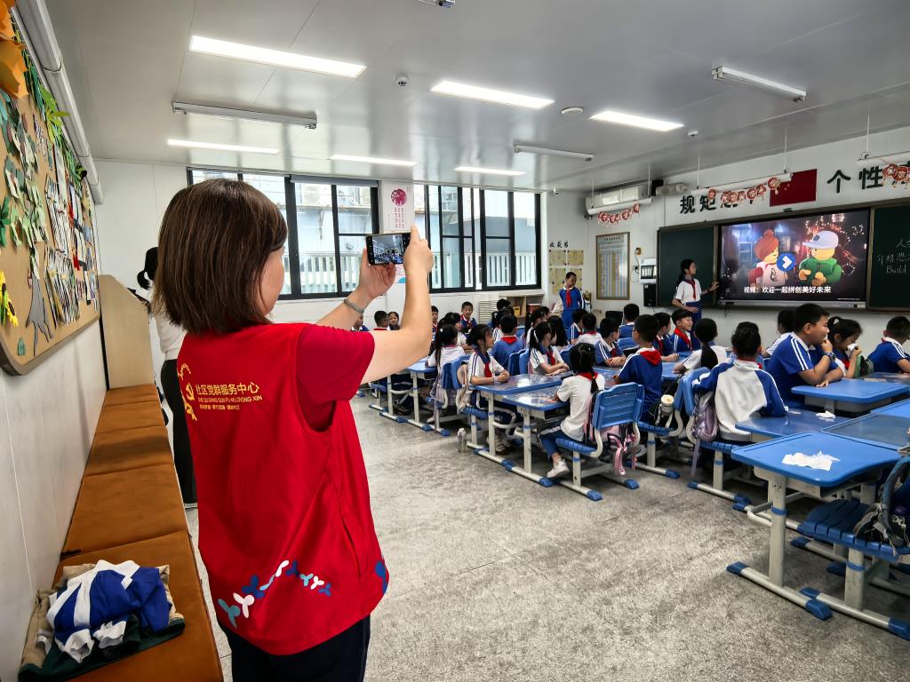 翠北实验小学开展"人类的影响"环保主题实践活动