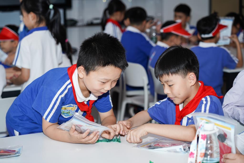 红岭小学·创心课程｜探索未来科技 启迪智慧之光