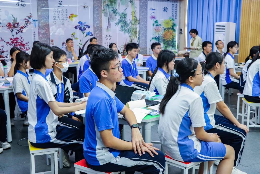 项目式学习赋能双减课堂，物理课解锁“星辰密码”