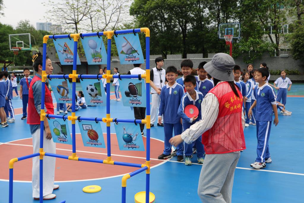 深圳市洪湖小学开展春季趣味运动会