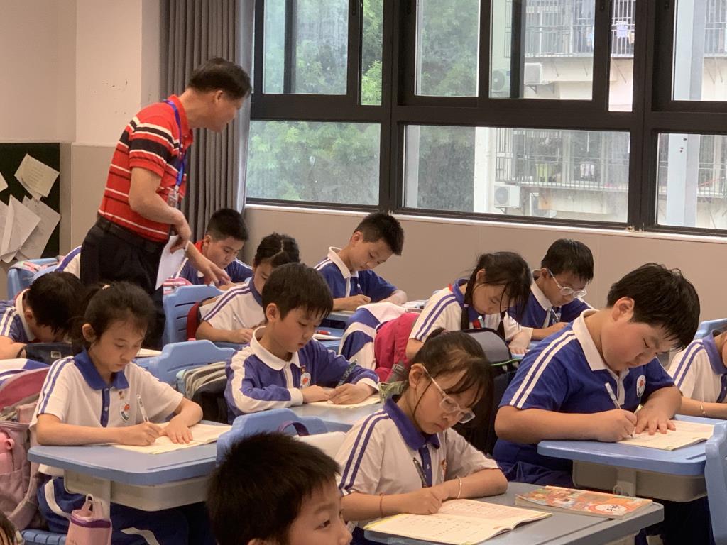 罗湖区第七责任区督学到水库小学开展“双减+”专项督导