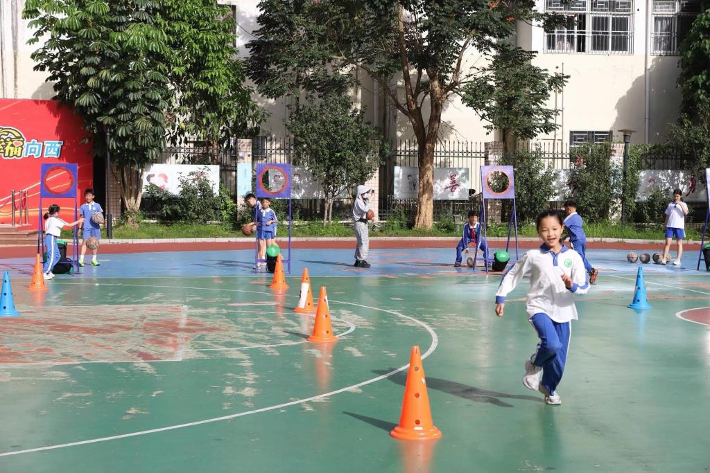 深圳市向西小学第三届“校长杯”篮球赛圆满落幕