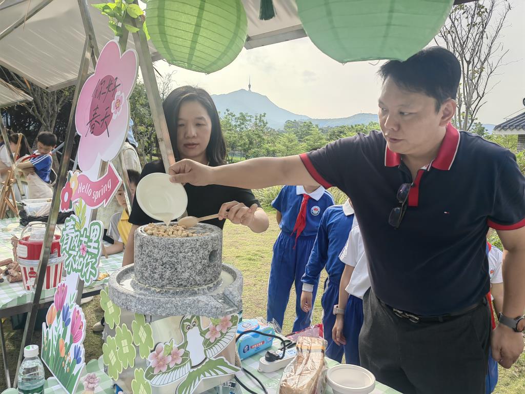 深圳市水库小学参加“春耕计划”开耕仪式暨金秋种植总结会