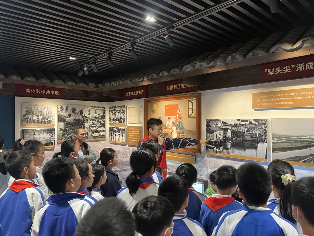 深港童心共绘渔村新篇